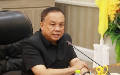 เรวัตฯ นายก อบจ.ภูเก็ต ส่งมอบเงินอุดหนุนกองทุนฟื้นฟูสมรรถภาพ เสริมคุณภาพชีวิตประชาชนในพื้นที่ตำบลกมลา