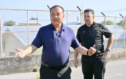 เรวัตฯ นายก อบจ.ภูเก็ต เดินหน้าขับเคลื่อนการจัดทำที่จอดรถสนามกีฬาสุระกุล