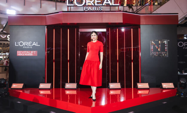 ชมพู่ อารยา อวดผิวดูอ่อนเยาว์ สวยสะกดทุกสายตา ในงานเปิดตัว L’Oreal Paris Revitalift Triple-Power เซรั่มตัวแม่ Anti-Aging ณ เซ็นทรัลเวิลด์