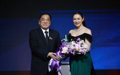 ทุกด้อมคึกครื้นน้ำตาปริ่ม เมนคว้ารางวัลสุดยอดแห่งปี 2025 รางวัล “Thailand Top Vote”