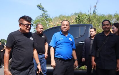 เรวัตฯ นายก  อบจ.ภูเก็ต ลงพื้นที่ตรวจถนนควนตาแท่น เร่งพัฒนาการคมนาคมเชื่อมสองตำบล