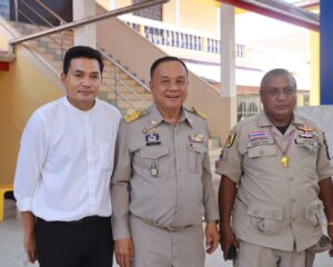 เรวัตฯ นายก  อบจ.ภูเก็ต ร่วมพิธีทำบุญอุทิศส่วนกุศล และพิธีส่งมอบเตียงผู้ป่วย ดูแลชุมชนป่าตอง ณ วัดสุวรรณคีรีวงก์