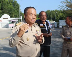 เรวัตฯ นายก อบจ.ภูเก็ต ลงพื้นที่สำรวจแนวถนนโรงเรียนเฉลิมพระเกียรติฯ