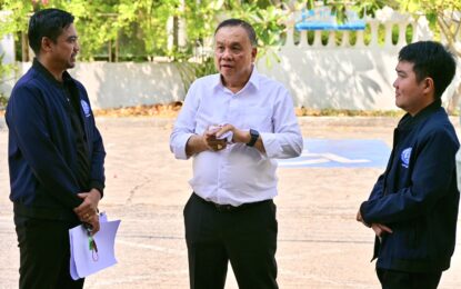 เรวัตฯ นายก  อบจ.ภูเก็ต ลงสำรวจพื้นที่ รพ.สต.กมลา เตรียมจัดทำจุดพักคอย ยกระดับบริการเพื่อประชาชน