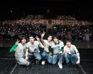 ฮอลล์แตก! iQIYI เอาใจแฟน ๆ “ด้วงกับเธอ” แบบจัดเต็ม “ตี๋ตี๋–ป๋อ” เสิร์ฟโมเมนต์สุดฟิน ยกเค้กเซอร์ไพรส์วันเกิดกันก่อนใคร ในงาน Duang with You EP.9 Presented by iQIYI  สมาชิก iQIYI VIP เป็นปลื้ม รับสิทธิ์พิเศษสุดใกล้ชิดกับเหล่านักแสดง