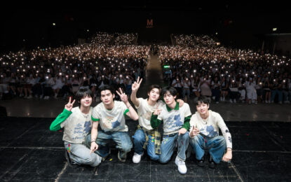 ฮอลล์แตก! iQIYI เอาใจแฟน ๆ “ด้วงกับเธอ” แบบจัดเต็ม “ตี๋ตี๋–ป๋อ” เสิร์ฟโมเมนต์สุดฟิน ยกเค้กเซอร์ไพรส์วันเกิดกันก่อนใคร ในงาน Duang with You EP.9 Presented by iQIYI  สมาชิก iQIYI VIP เป็นปลื้ม รับสิทธิ์พิเศษสุดใกล้ชิดกับเหล่านักแสดง