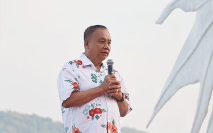 เรวัตฯ นายก อบจ.ภูเก็ต ร่วมพิธีส่งมอบประติมากรรม “มรดกศิลป์ภูเก็ต 2025” ยกระดับเมืองสู่ World Art & Culture Tourism Destination