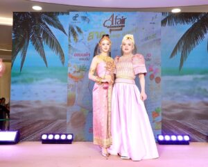 “อแมนด้า ออบดัม”แต่งนางสงกรานต์สวยงาม ขึ้นเสลี่ยง ขบวนยิ่งใหญ่ ชิมช้อปตลาด “A fair”อร่อยเกรดเอ ฟิวเจอร์พาร์ค รังสิต