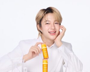 “นุนิว-ชวรินทร์” นั่งแท่น MERCI SKINCARE Brand Ambassador ในผลิตภัณฑ์ซีรีส์ล่าสุด ถ่ายทอดเสน่ห์ของเซรั่มและครีมบำรุงผิวหน้าที่อ่อนโยนแต่พิสูจน์ได้!