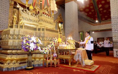 ในหลวง-พระราชินี เสด็จฯ ไปในการพระราชพิธีฉัตรมงคล พุทธศักราช ๒๕๖๙ ณ พระที่นั่งอมรินทรวินิจฉัย พระบรมมหาราชวัง