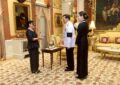 วันนี้ ๑๒ พฤษภาคม ๒๕๖๙ เวลา ๑๘.๕๔ น. พระบาทสมเด็จพระเจ้าอยู่หัว และสมเด็จพระนางเจ้า ฯ พระบรมราชินี เสด็จออก ณ พระที่นั่งอัมพรสถาน พระราชวังดุสิต พระราชทานพระบรมราชวโรกาสให้ นางสาวเซซิเลีย  ซูนิลดา  กาลาร์เรตา  บาซัน (Ms. Cecilia  Zunilda  Galarreta  Bazan) เอกอัครราชทูตสาธารณรัฐเปรูประจำประเทศไทย ซึ่งพระราชทานพระบรมราชวโรกาสให้เข้าเฝ้าทูลละอองธุลีพระบาท ถวายอักษรสาส์นตราตั้ง เมื่อวันที่ ๖ ตุลาคม ๒๕๖๕ เฝ้าทูลละอองธุลีพระบาท กราบบังคมทูลลา ในโอกาสที่จะพ้นจากหน้าที่ #ทรงพระเจริญ