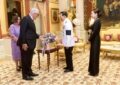 พระบาทสมเด็จพระเจ้าอยู่หัว และสมเด็จพระนางเจ้า ฯ พระบรมราชินี เสด็จออก ณ พระที่นั่งอัมพรสถาน พระราชวังดุสิต พระราชทานพระบรมราชวโรกาสให้ นายโจนาทาน  เดล  คิงส์ (Mr. Jonathan  Dale  Kings) เอกอัครราชทูตนิวซีแลนด์ประจำประเทศไทย ซึ่งพระราชทานพระบรมราชวโรกาสให้เข้าเฝ้าทูลละอองธุลีพระบาท ถวายอักษรสาส์นตราตั้ง เมื่อวันที่ ๔ ตุลาคม ๒๕๖๕ เฝ้าทูลละอองธุลีพระบาท กราบบังคมทูลลา ในโอกาสที่จะพ้นจากหน้าที่