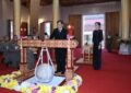 พระบาทสมเด็จพระเจ้าอยู่หัว และสมเด็จพระนางเจ้า ฯ พระบรมราชินี เสด็จพระราชดำเนินไปทรงประกอบพิธีตัดหวายลูกนิมิตพระอุโบสถ ณ วัดประชานิยม อำเภอเมืองกาฬสินธุ์ จังหวัดกาฬสินธุ์