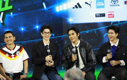“ออฟ-จุมพล” ร่วมปลุกจักรวาลแฟนบอล  แท็กทีมทัพหนุ่มฮอตอวดแฟชั่นเสื้อบอลโลก ในงาน “Supersports Football Galaxy”