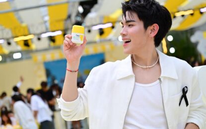 โฟร์ท-ณัฐวรรธน์ หัวหน้าด้อมกันแดด CeraVe นำทีมแก๊งหนุ่มฮอต ลูค-ภีมสรรค์, มิค-เมธัส, เซิร์ฟ-พชร และ จาว่า-พบธรรม เช็กอินงาน “CeraVe Sun Club” เปิดตัวกันแดดใหม่ บล็อกยูวี+เติมเซราไมด์