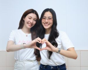 เริ่ดสมมง! “หลิง-ออม” นำทีมบวงสรวง “วาดฝันวันวิวาห์” แฟนคลับจัดเต็มฟู้ดทรัค 18 คัน พร้อมแห่ขันหมากสุดอลัง