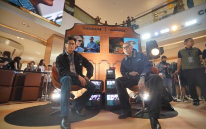 ‘มาริโอ้-มาร์โค’ ปลื้มแฟนคลับล้นลาน Central World ควงคู่เปิดตัวแว่นสุดคูล OWNDAYS | CARNIVAL ลั่นโดนใจคนรักสไตล์อเมริกันวินเทจ