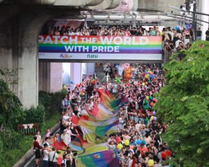 แซ่บสะเทือนไทย! Bangkok Pride 2026 สะบัดธงสีรุ้ง 500 เมตรกลางกรุง คนแน่นงานทะลุ 5 แสน ส่งสัญญาณพร้อมเป็นเจ้าภาพ WorldPride 2030
