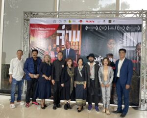 “เมื่อคำพูดกลายเป็นกำแพง ล่ามจึงกลายเป็นสะพาน”  เปิดตัวหนังสือ “ล่าม The Thai Interpreter” ถ่ายทอดชีวิต “ครูเอ๋ เบญจวรรณ ภูมิแสน”  ล่ามนางฟ้าของคนไทยในอเมริกา สู่หนังสือ บทเพลง และภาพยนตร์