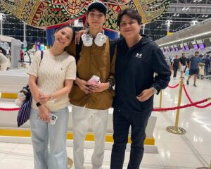 อีกก้าวของลูก คืออีกหนึ่งความภูมิใจของพ่อแม่ “พลพล” กอดส่ง “น้องธันวา” บินเรียนต่อออสเตรเลีย โมเมนต์อบอุ่นทั้งครอบครัว