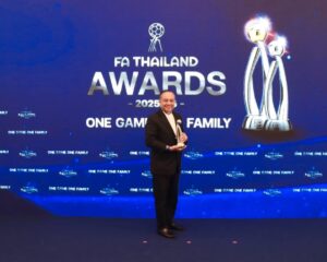 เรวัตฯ นายก อบจ.ภูเก็ต คว้ารางวัล GRASSROOTS OF THE YEAR 2025/26 ตอกย้ำความสำเร็จด้านการพัฒนาฟุตบอลเยาวชนอย่างยั่งยืน