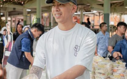 สุขใจ!! “เบิ้ล ปทุมราช” ทำบุญวันเกิดแจกข้าวกล่อง ให้ผู้ป่วยและบุคลากรทางการแพทย์โรงพยาบาลอำนาญเจริญ