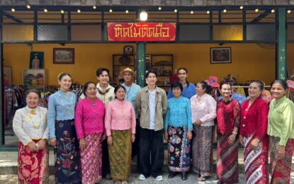 หอมแผ่นดิน กลิ่นไอเกษตร กับ ” เต้ย พงศกร ” ” ไผ่ พาทิศ ” เช็กอินพังงา ชมวิวพาโนรามาเสม็ดนางชี สัมผัสนวัตกรรม “หมอนหลอดพลาสติกเพื่อสุขภาพ”