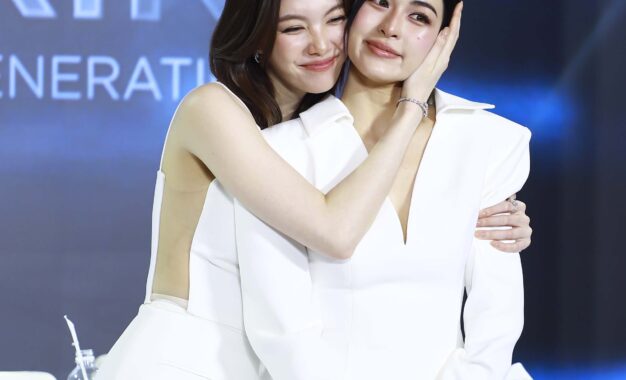 “สมูทอี” เปิดตัว หลิง-ออม ร่วมสร้างปรากฎการณ์ผิวใหม่ ชูนวัตกรรม #สกินแคร์คนเป็นสิว จาก “เบบี้ เฟซ” สู่ “เบบี้ เฟียส”