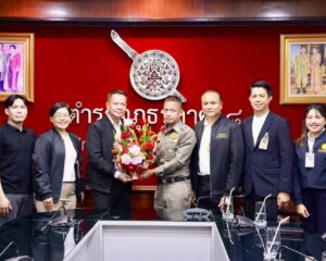 ผอ.สปท.5 นำทีมสื่อในสังกัด เข้าแสดงความยินดีต่อผู้บัญชาการตำรวจภูธรภาค 8 ในโอกาสเข้ารับตำแหน่งใหม่
