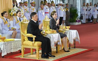ในหลวง-พระราชินี ทรงเปิด “สถานีกลางกรุงเทพอภิวัฒน์” และ ทอดพระเนตรนิทรรศการ “วิวัฒน์รถไฟไทย”