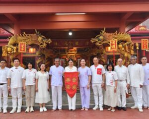 ผู้ว่าการ ททท. ร่วมสืบสาน “ประเพณีกินผักจังหวัดพังงา” เป็นประธานพิธียกเสาโกเต้ง 186 ปี ศาลเจ้ากระโสมเต้าโบ้เก้ง จ.พังงา